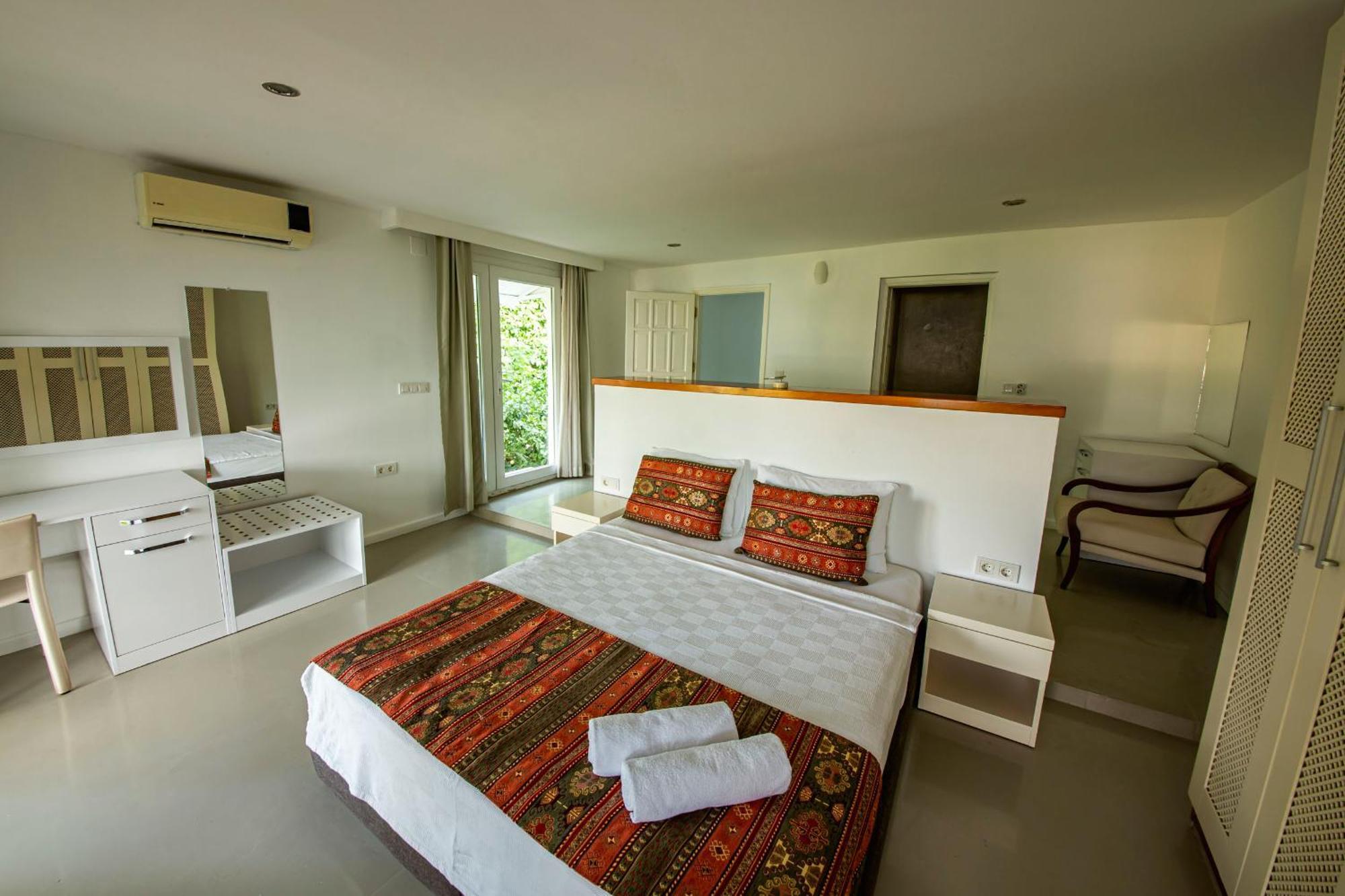 La Moda Beach Hotel Kas Exterior photo