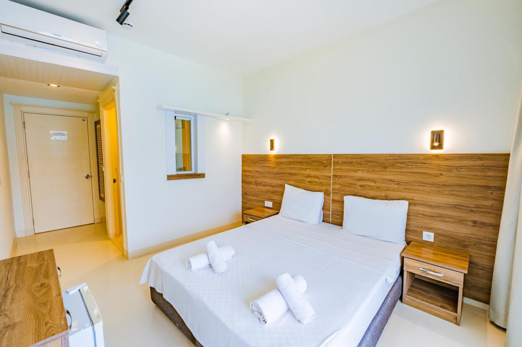 La Moda Beach Hotel Kas Exterior photo